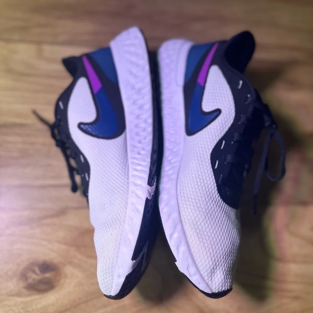 Nike sleek athletic